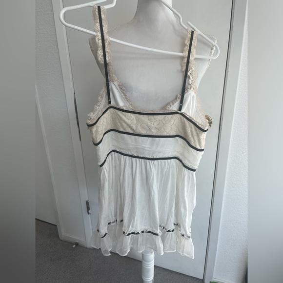 Victoria's Secret Cami Blouse by Moda International Size M, Discontinued 2014 - Picture 4 of 5